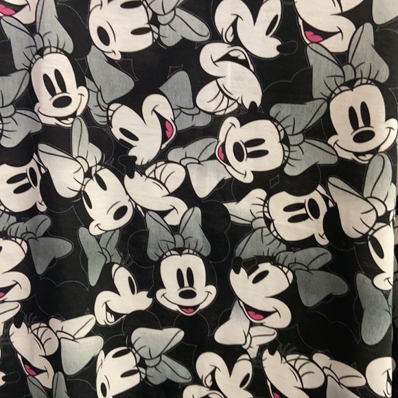 Disney x Terez Minnie Mouse Bows On Bows Scoop Racerback Tank Size Small NWT - Picture 3 of 5